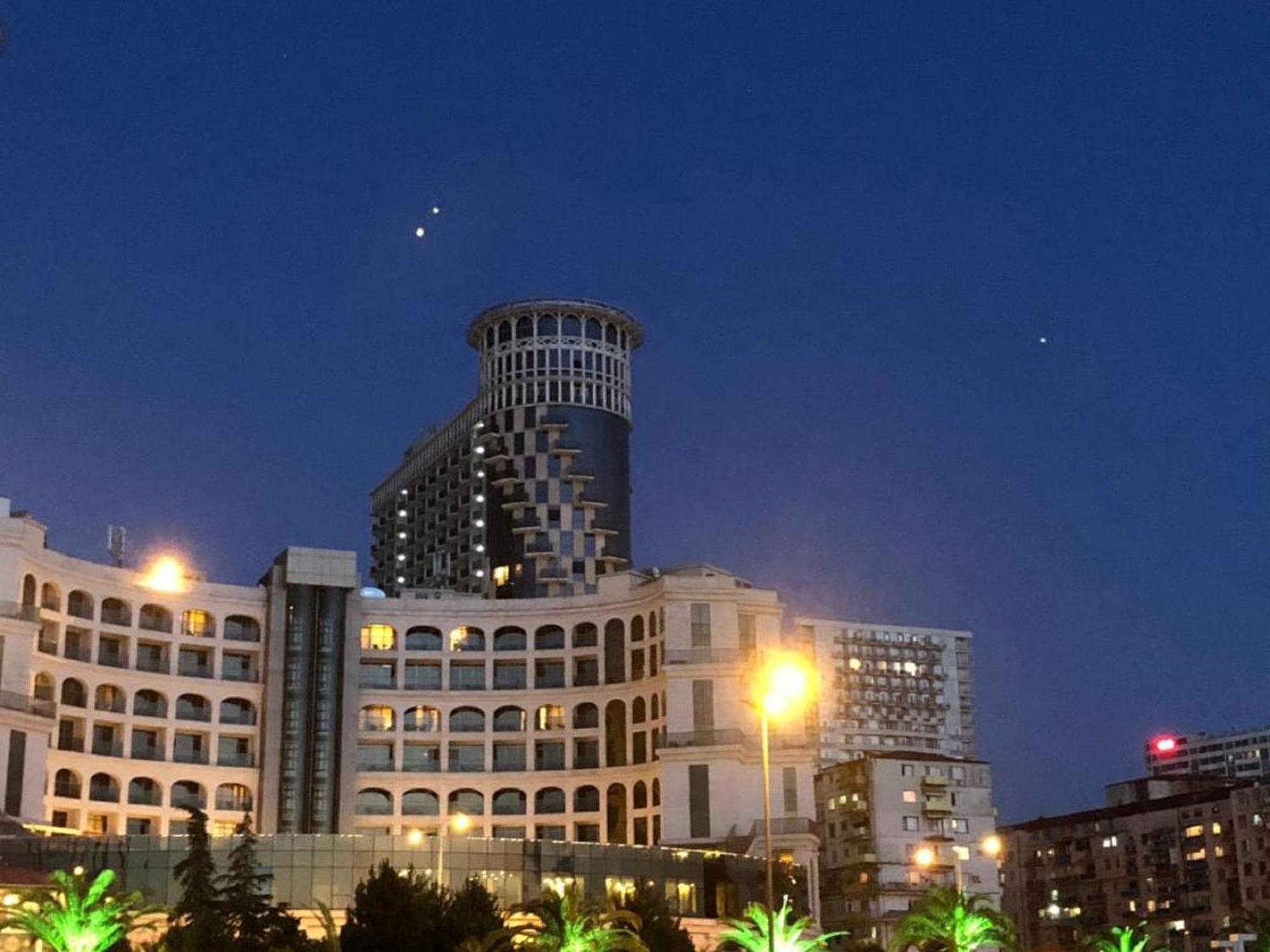 Apart Hotel Black Sea Towers Batumi Exterior photo